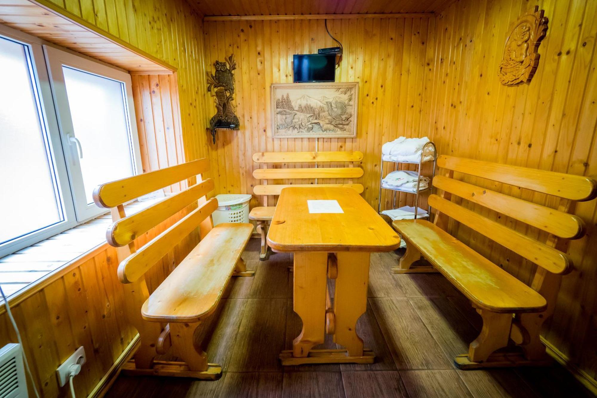 Арніка Hotel Synevyrsʼka Polyana Eksteriør billede