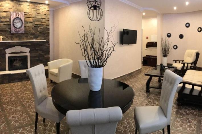 Арніка Hotel Synevyrsʼka Polyana Eksteriør billede