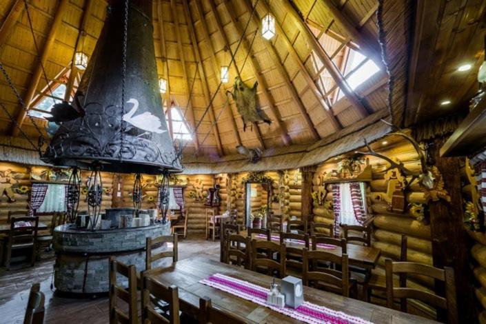Арніка Hotel Synevyrsʼka Polyana Eksteriør billede